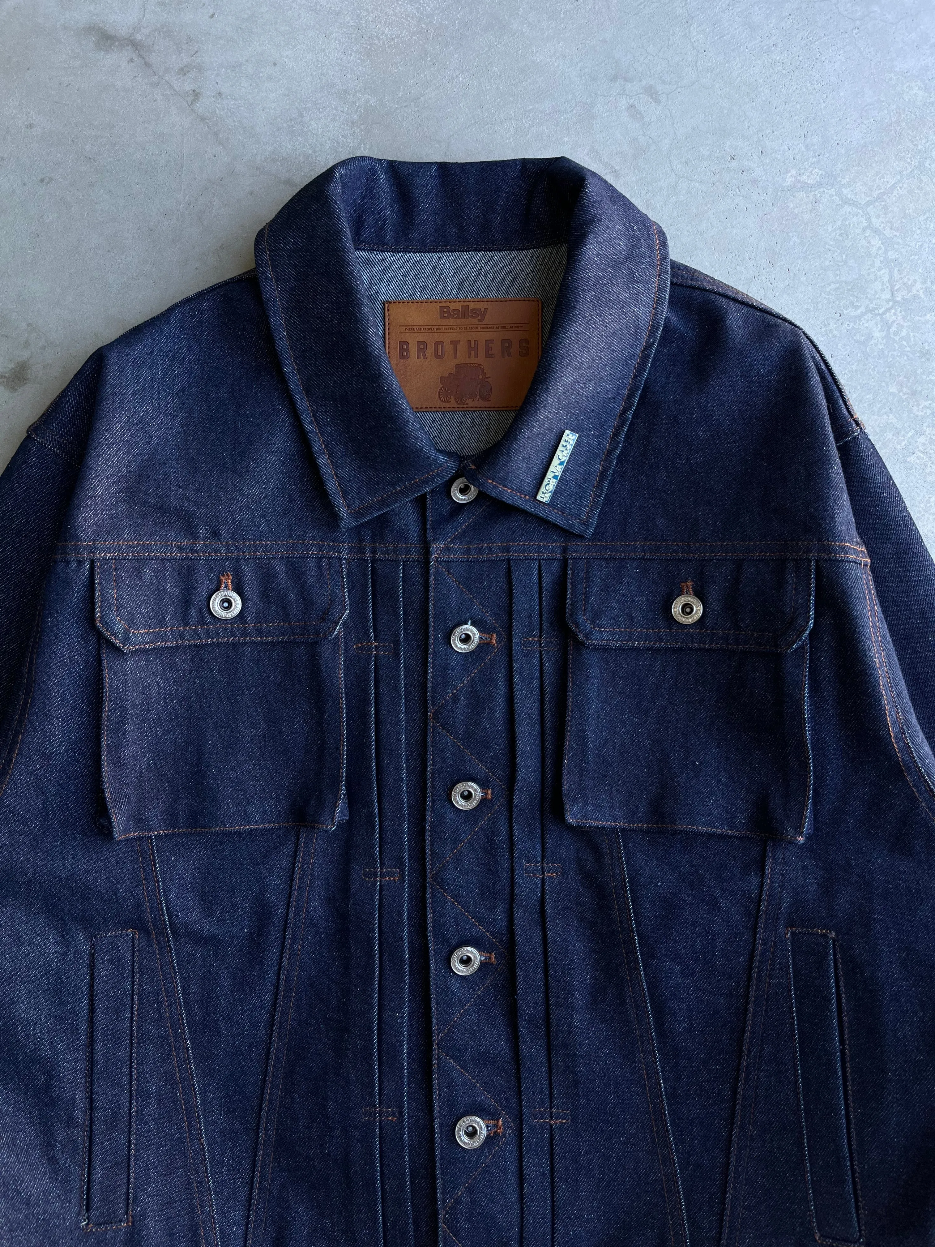 Rigid box short denim jacket