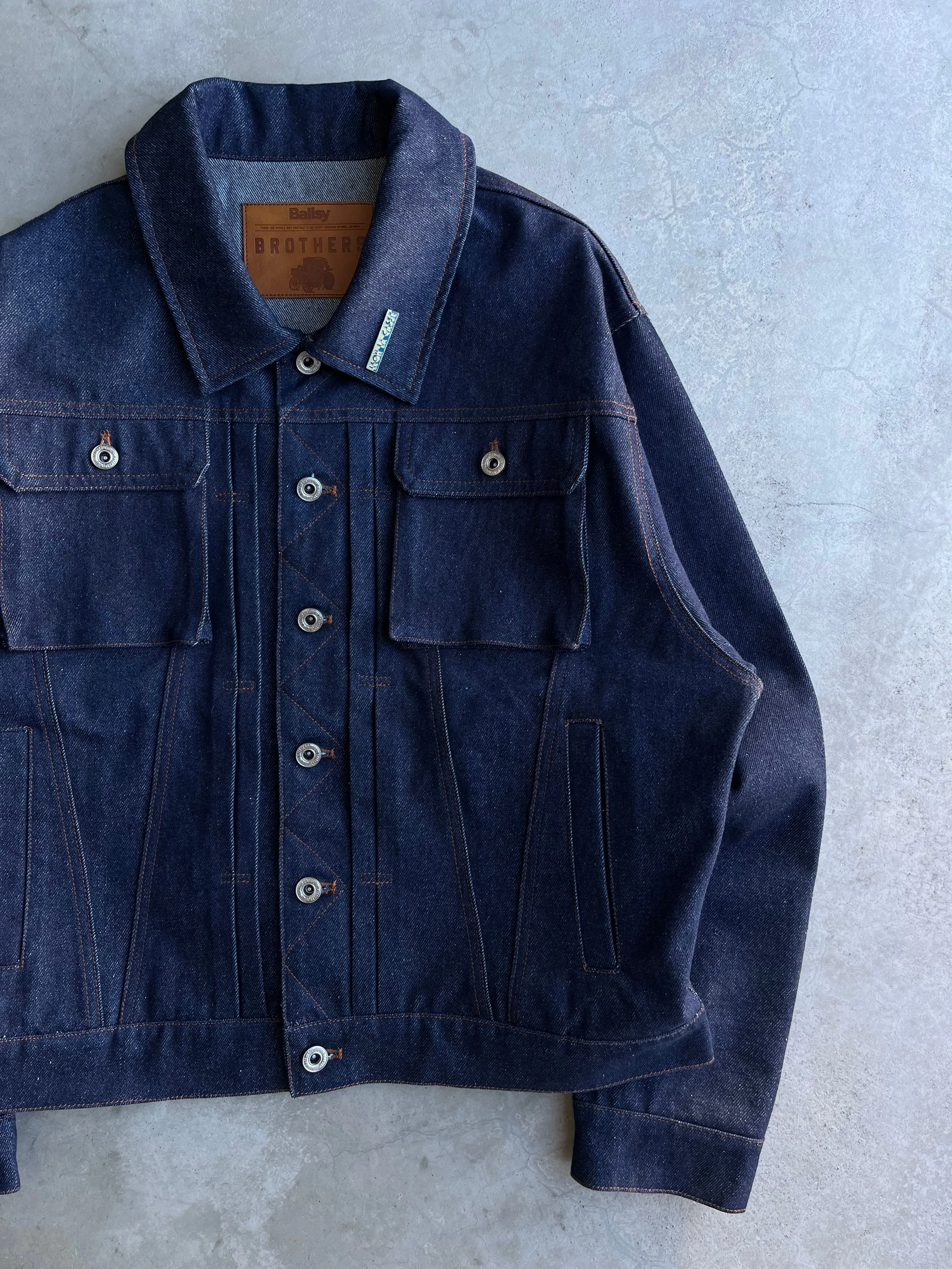 Rigid box short denim jacket