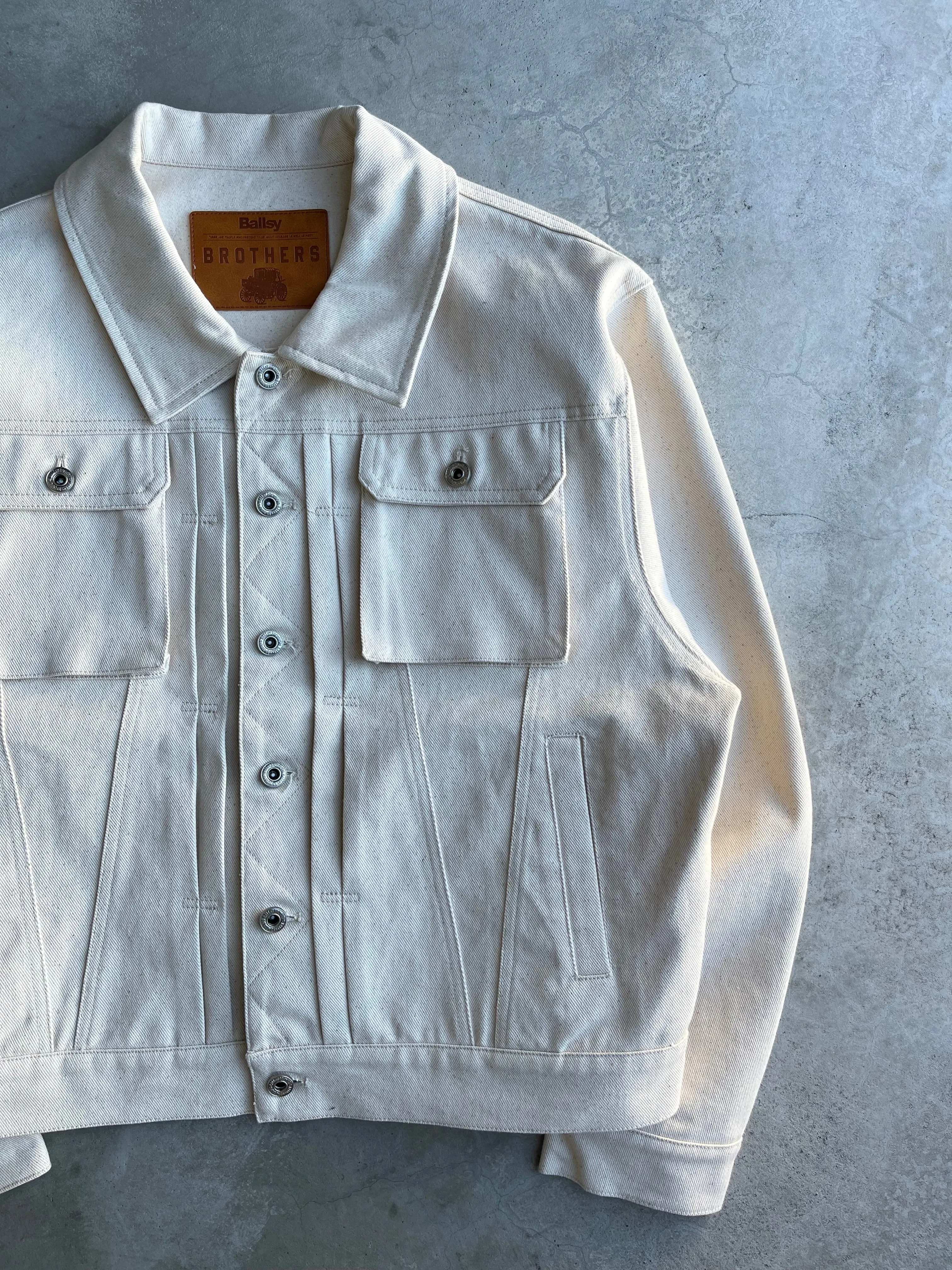 Rigid box short denim jacket