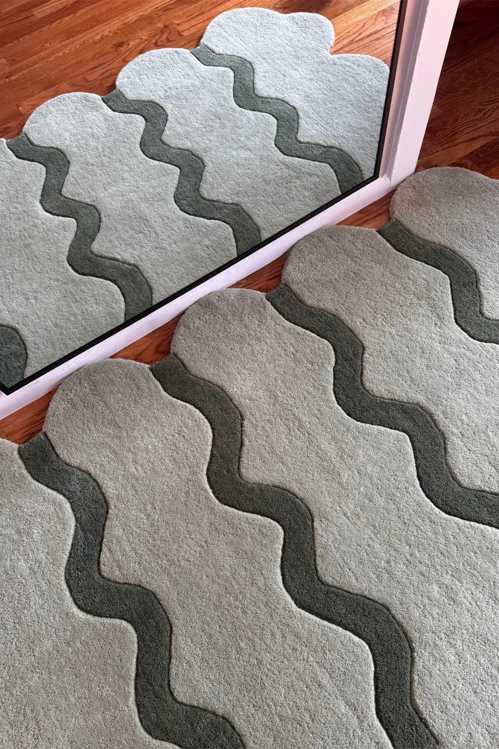 Sculpted Edge Hand Tufted New Zealand Wool Rug