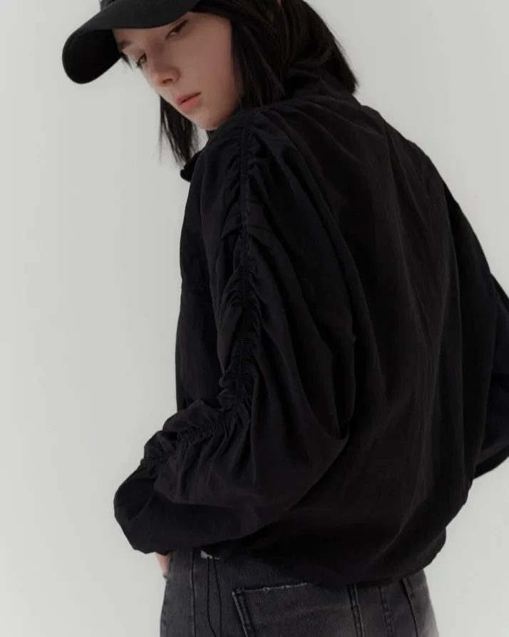 SHOULDER SHIRRING WINDBREAKER