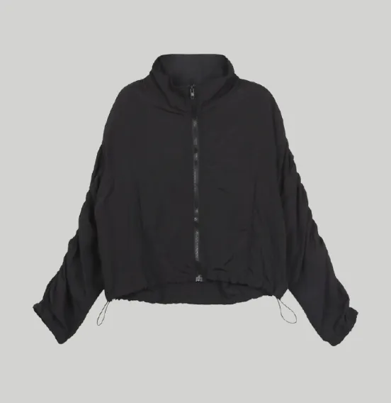 SHOULDER SHIRRING WINDBREAKER