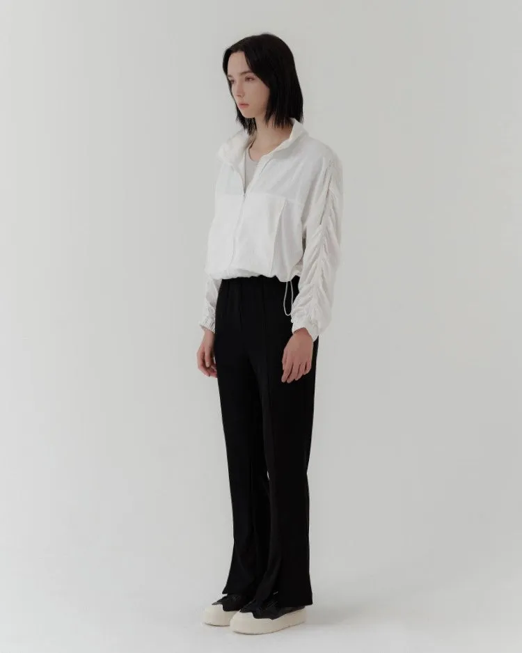 SHOULDER SHIRRING WINDBREAKER